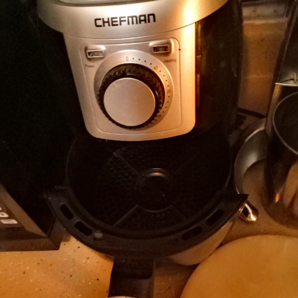 Chefman air fryer with setting black and grey 2 quarts